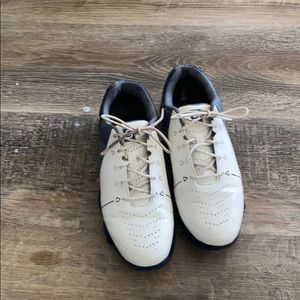 Jordan Spieth golf shoes